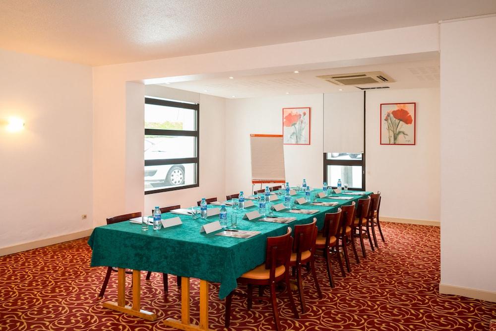 Brit Hotel Rennes Cesson Buitenkant foto