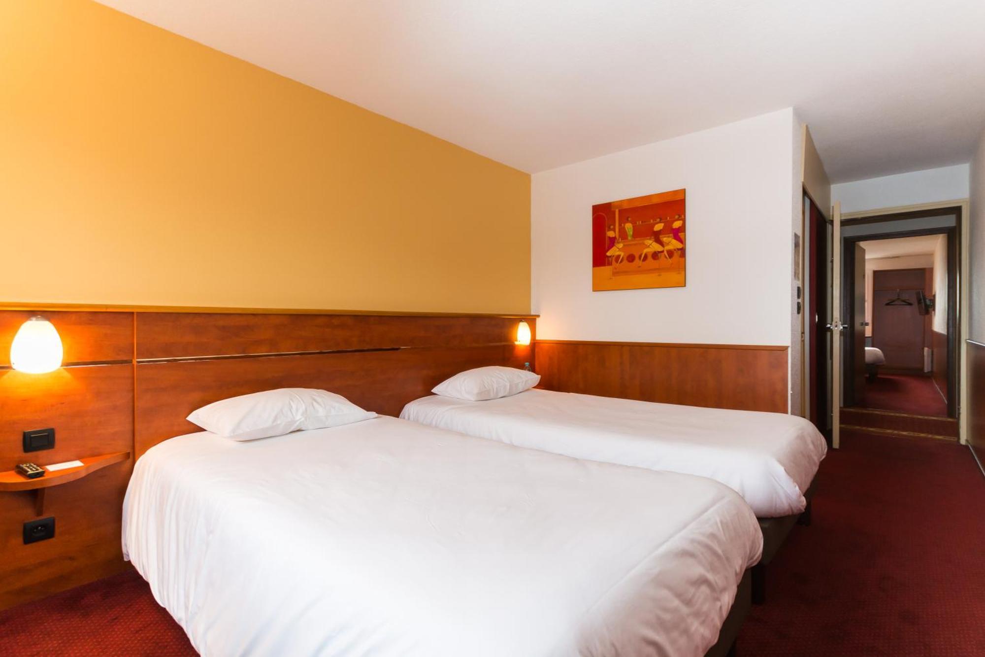 Brit Hotel Rennes Cesson Buitenkant foto