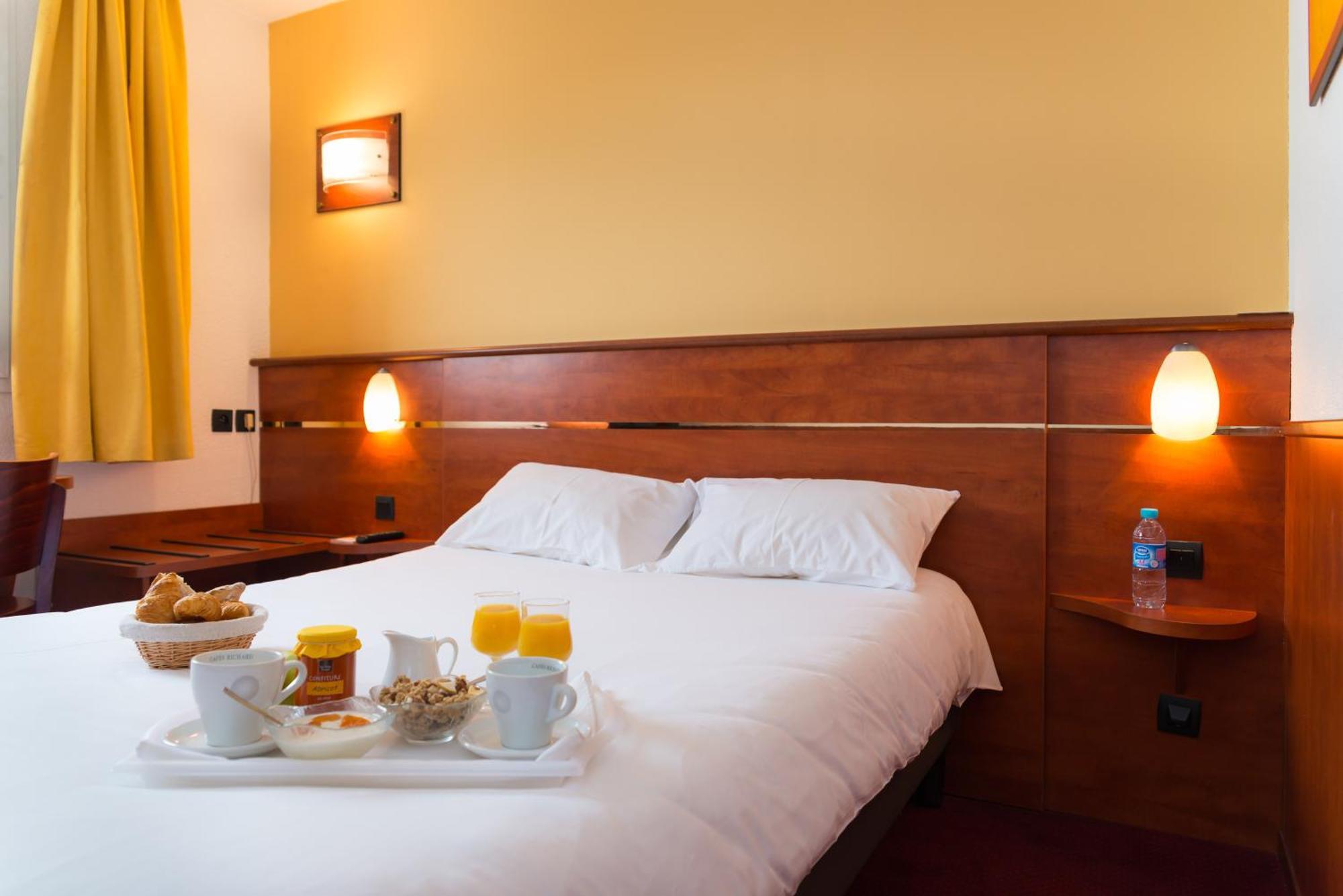 Brit Hotel Rennes Cesson Buitenkant foto