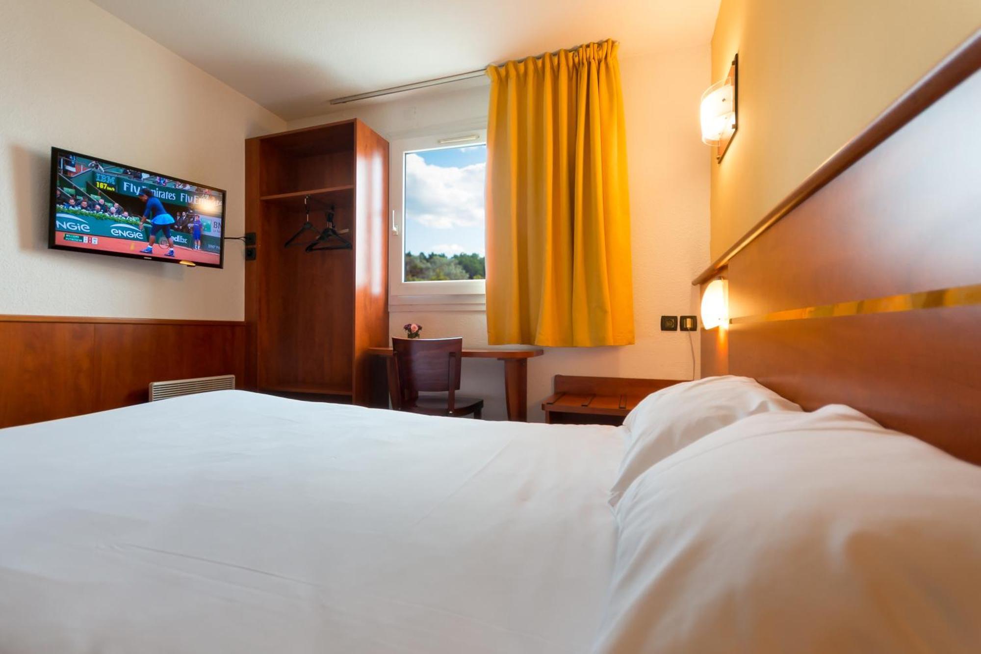 Brit Hotel Rennes Cesson Buitenkant foto